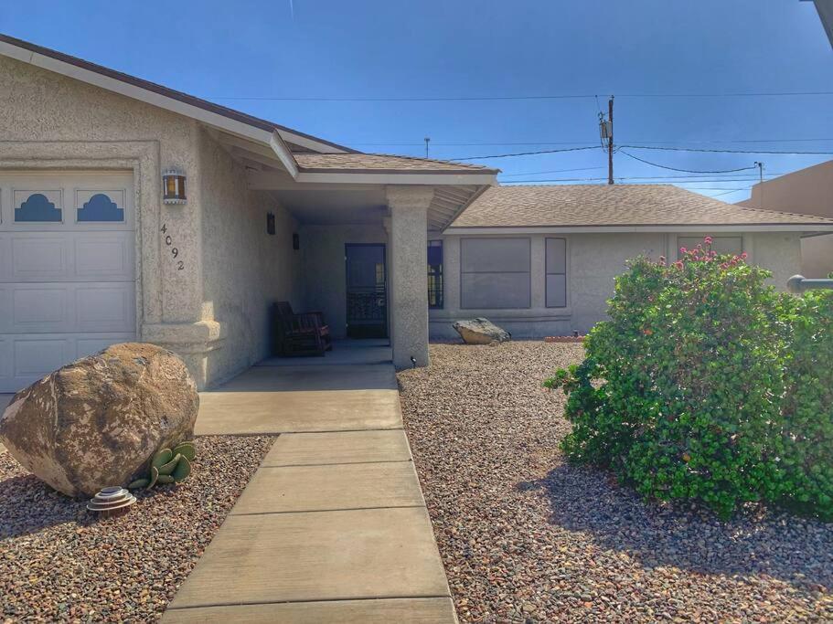 Desert Getaway - Centrally Located, Trail Access Steps Away! Lake Havasu City Exterior photo