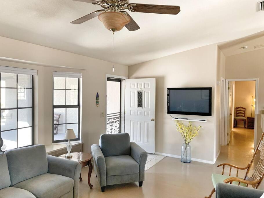 Desert Getaway - Centrally Located, Trail Access Steps Away! Lake Havasu City Exterior photo