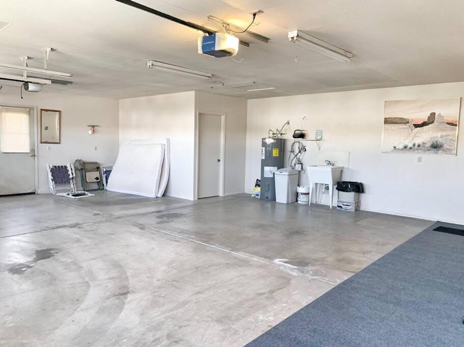 Desert Getaway - Centrally Located, Trail Access Steps Away! Lake Havasu City Exterior photo