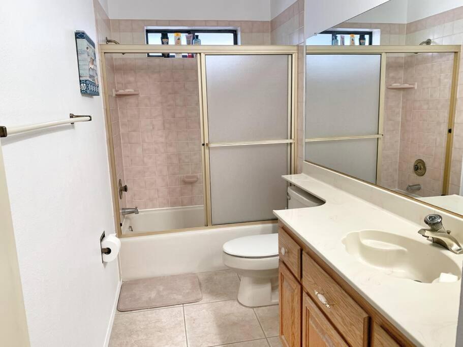 Desert Getaway - Centrally Located, Trail Access Steps Away! Lake Havasu City Exterior photo